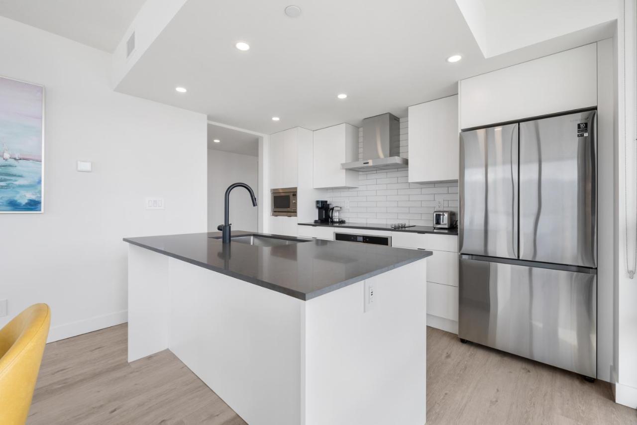 Brand New Luxury Downtown Near The Beach #13 Kelowna Buitenkant foto