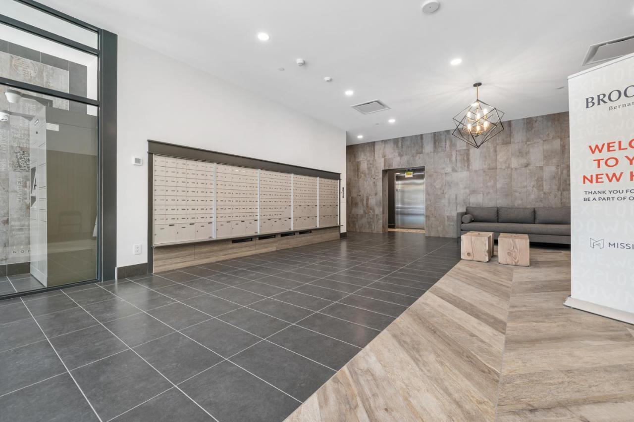 Brand New Luxury Downtown Near The Beach #13 Kelowna Buitenkant foto